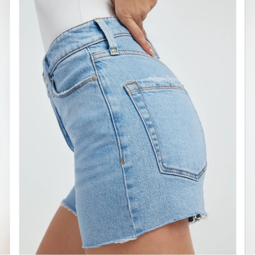 Good American‎ Bombshell High Rise Exposed Button Front Shorts New Size 20 - Picture 2 of 12